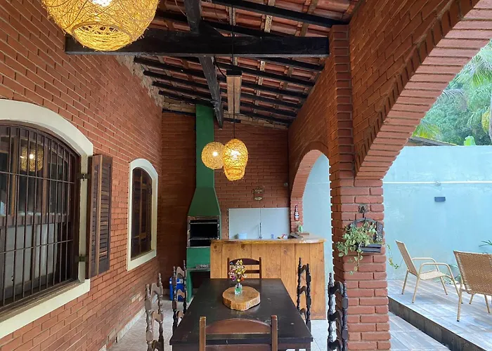 Linda Casa Com Piscina A 5 Minutos A Pe Da Praia