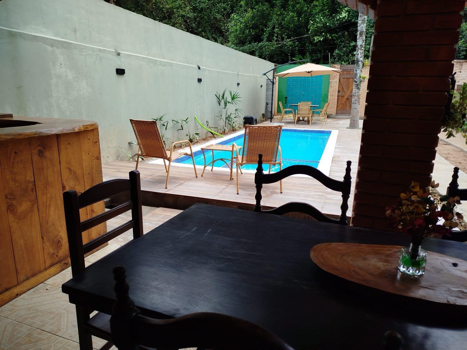 Linda Casa Com Piscina A 5 Minutos A Pe Da